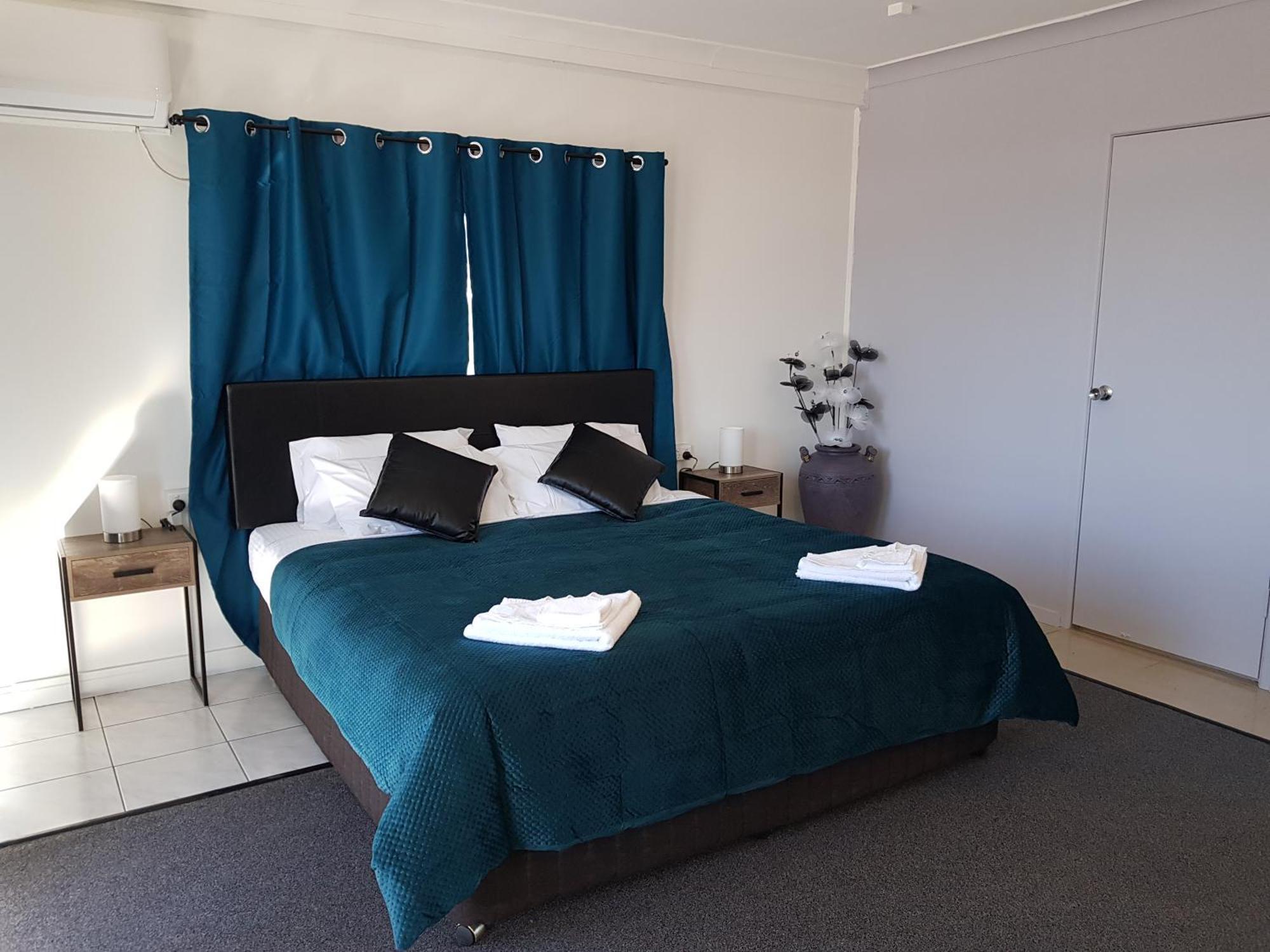 The Q Motel Rockhampton Exterior photo