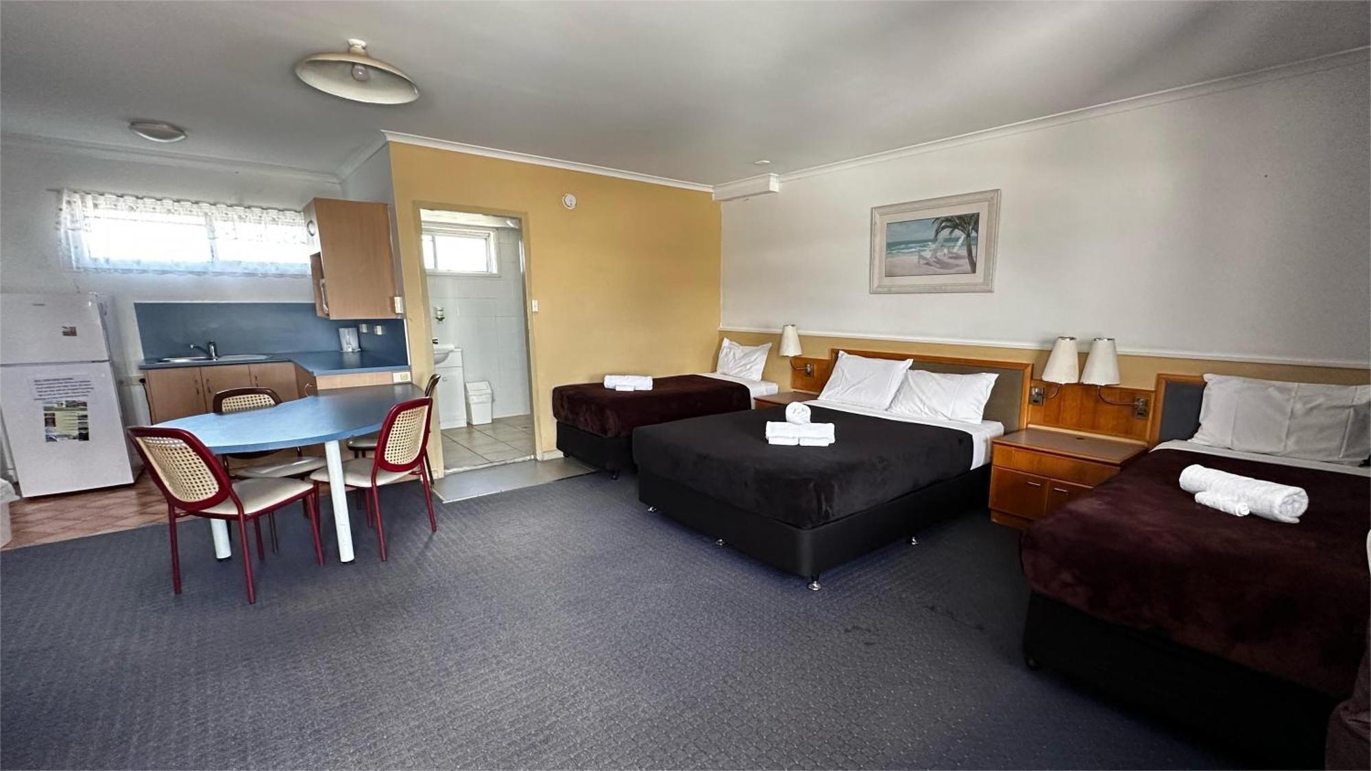 The Q Motel Rockhampton Exterior photo