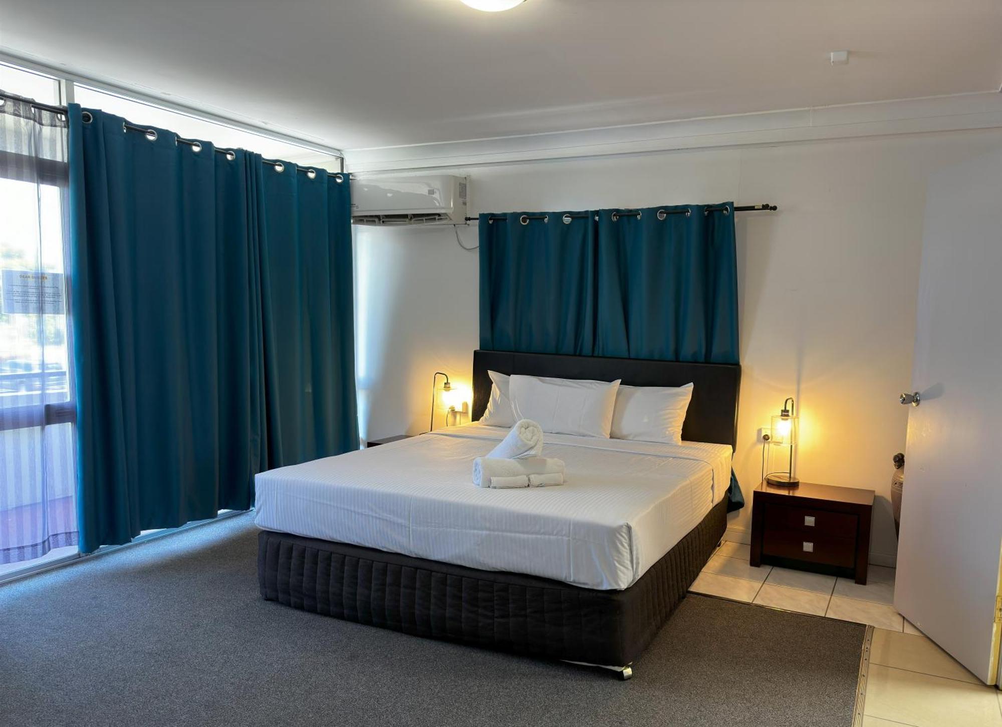 The Q Motel Rockhampton Exterior photo